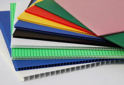 What is the difference between hollow board and calcium plastic board?